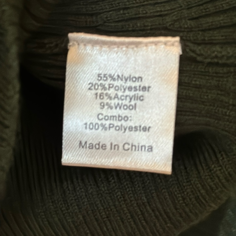 Green Knit Betsy Blouse - Picture 4 of 8